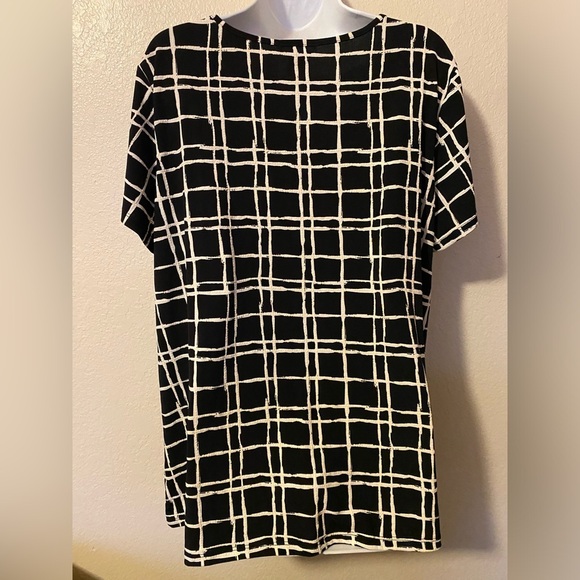 By design black and white puff print grid silver hardware 2x - Picture 2 of 4